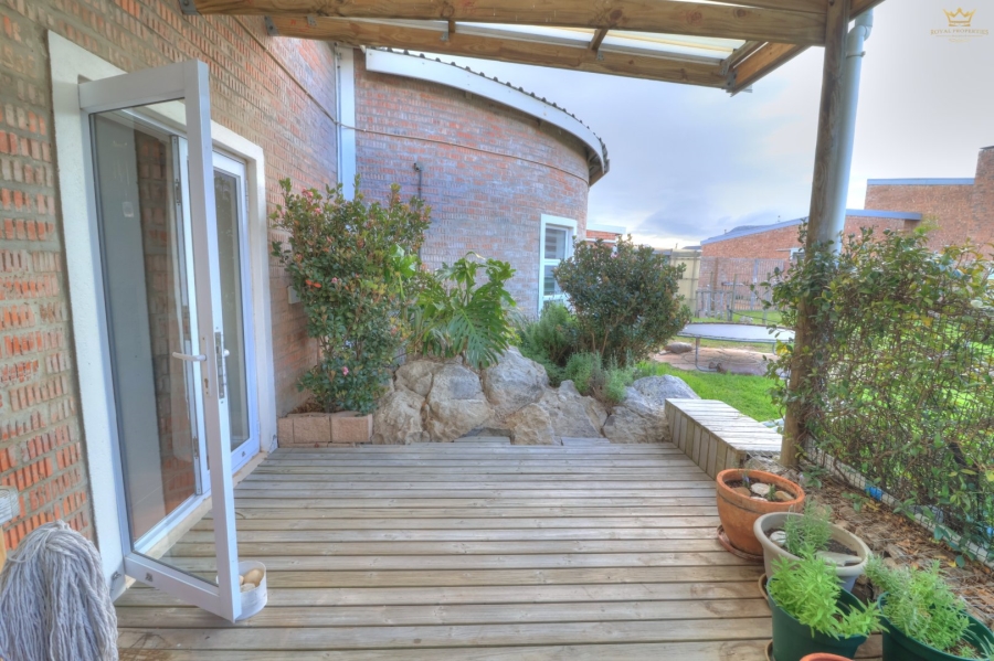 4 Bedroom Property for Sale in Bettys Bay Western Cape